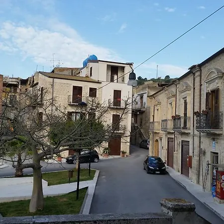 Casa Natia Bed & Breakfast